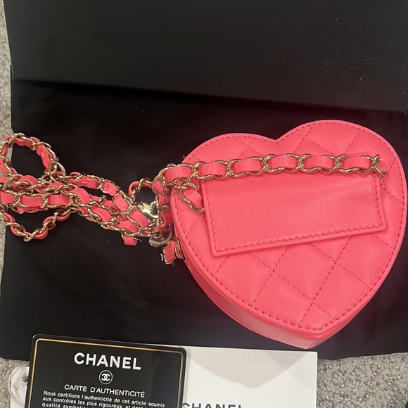 Chanel heart belt bag - Picture 4 of 5